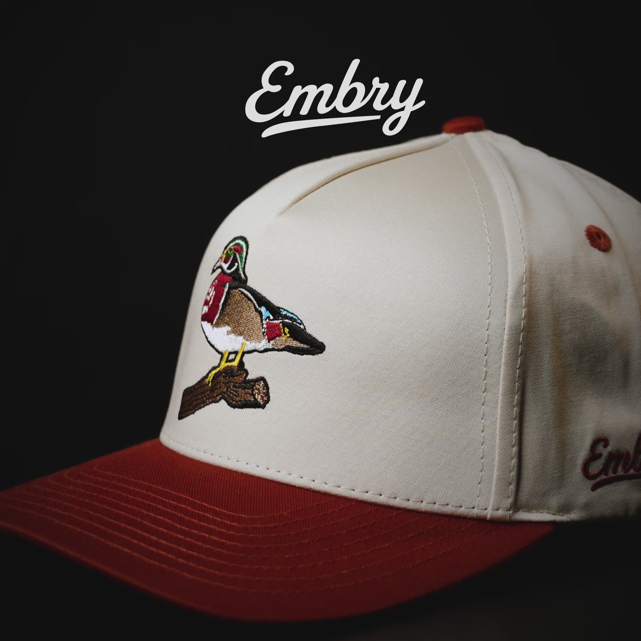 Cream/Red - Woody — rotating product detail video